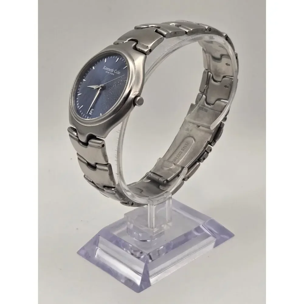 Kenneth Cole this kenneth